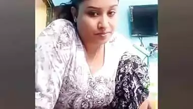 Desi hot big boobs aunty