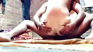 Hot desi Village young bhabhi hard sex with her husband