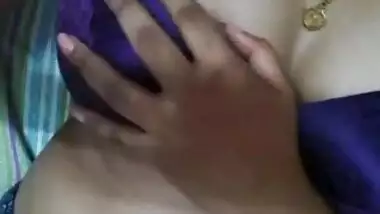 Mallu teen girl showing boobs removing bra