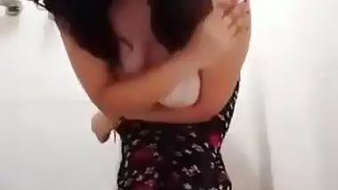 Desi sexy teen hot pee