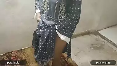 Indian Signal Hottest Bhabhi With Dildo Sex