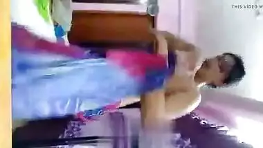 Desi Aunty stripping saree 