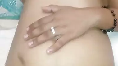 Cute Desi hairy pussy captured naked on cam