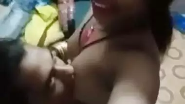 Skinny Desi female showing off her XXX nipples being licked by sex guy