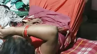 Dehati wife fucked by hubby in saree while son sleeping