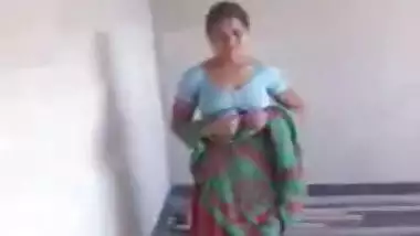Sexy Marathi Bhabhi Showing Assets