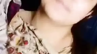 Gorgeous Pakistani girl flaunts big boobs