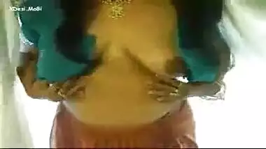 Desi Lady Shows Her Big Tits And Cunt