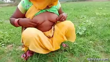 Gao wali bhabhi ki jungle m chudai