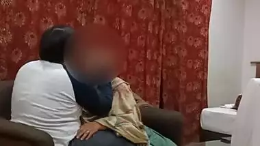 Desi Pakistani auntie with big ass sucks hubby's XXX dick before sex