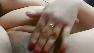 Desi Cubby Girl Fingaring Her Big Pussy