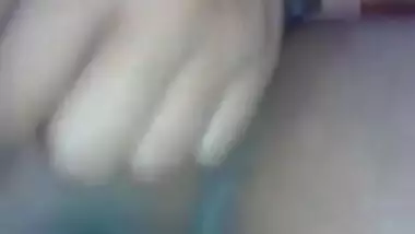 Solo Desi webcam girl brings porn joy masturbating excited pussy