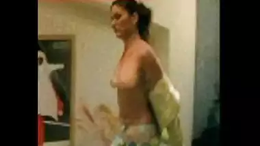 Kareena kAPOOR REAL NUDE DONT MISS IT