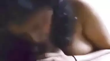 Indian whore with huge tits is good at giving oral sex 