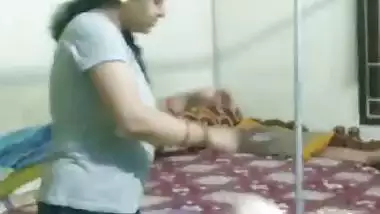 Pervert husband wife showing big boobs viral MMS
