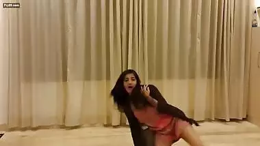 Sexy Dance Of Indian Babe – Movies
