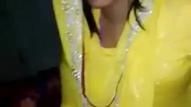 Shy Desi dancer still flashes pussy in the amateur porn video