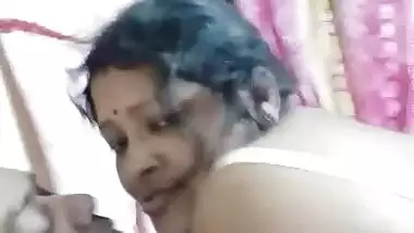 Fucking hot Bengali Bhabhi riding dick