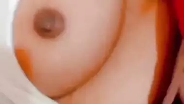 Very Beautiful Girl Showing Cute Boobs & Pussy Rubbing Also Video Call Leak