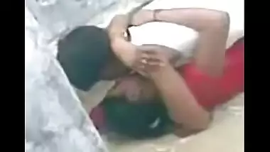 Desi college girl fucked by lover in roof top mms