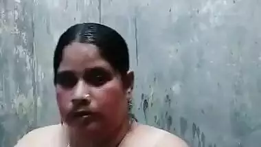 Bangladeshi Married Bhabi Bathing Video For Hubby