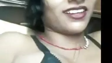 Sexy Bhabhi Shows Her Boobs And Blowjob