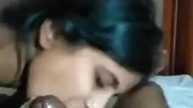 Dehati wife engulfing cock of her spouse