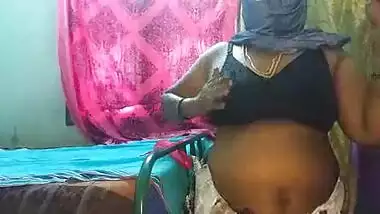 Tamil aunty telugu aunty kannada aunty malayalam aunty Kerala aunty hindi bhabhi horny desi north indian south indian horny vanitha wearing saree scho