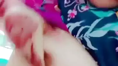 Beautiful Pakistani sex GF naked viral show