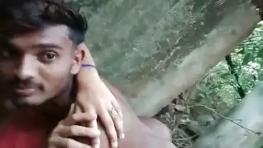 Shy indian babe fuck in outdoor! Threesome Desi MMS sex scandal video