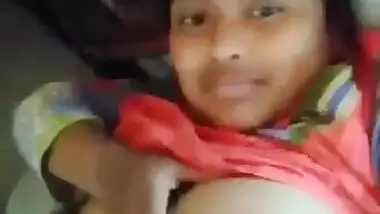 Desi Girl Showing Her Bigboobs