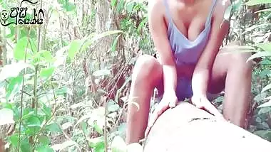 Sri Lankan In Girl Fingering&pissing In Forestකැලේ ඉදන් කිම්බ අත ගාල චූ දැම්මා