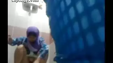 Innocent teen free porn peeing bathroom video