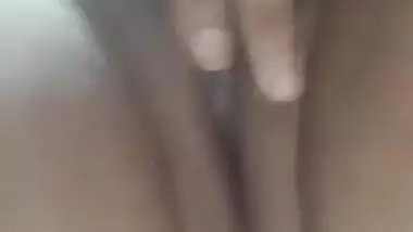 Desi Girl Shows Her Boobs and Pussy