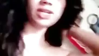 Pakistani wife makes XXX video for Desi lover who wants her naked tits