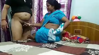 Chubby milf gets fuck by her lover in Indian aunty sex