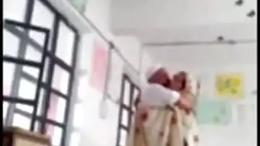 Old teacher fucked his student mom to help daughter! Desi MMS video