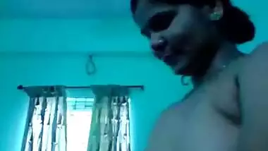 Indian cute aunty bathing and chanching sarees