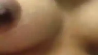 Cute Desi Girl Showing hEr Boobs and Pussy
