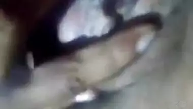 Desi Bhabi Showing Pussy