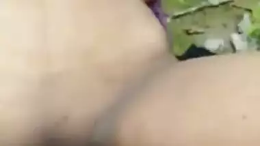 Boy fucking his gf in field she is sexy