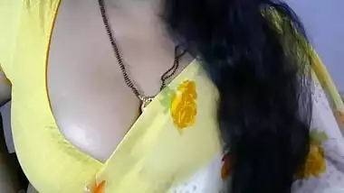 Aunty big boobs show to make one’s tool hard-on