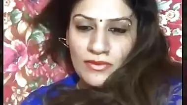 DESI INDIAN HORNY MODEL LIVE TEASING FANS