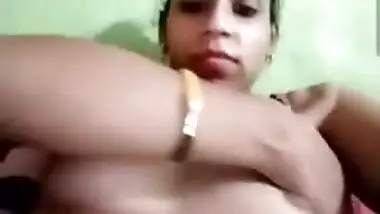 Bhabi Showing Her Big Boobs