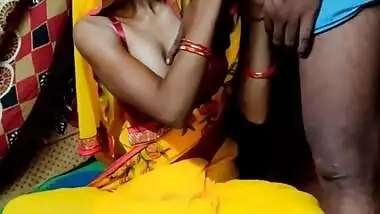 Indian Desi Bhabhi Selling Vegetables Fucking In Public Place