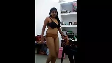 Desi Hot Girl Feel Horny And Nude Dancing on Her Room