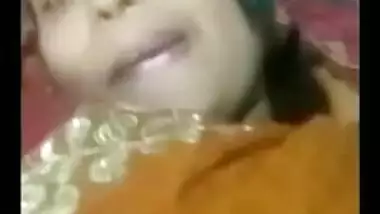 Amateur Desi bitch poses for XXX video call teasing with her tits