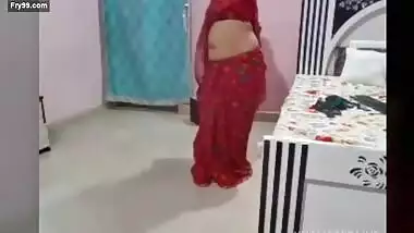 Desi sexy bhabi hot dance