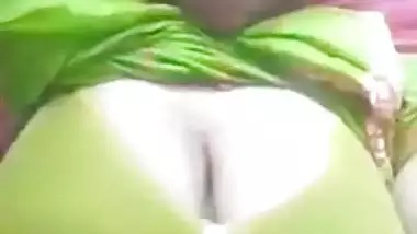 Desi Dehati wife showing off her amazing fat pussy on selfie cam