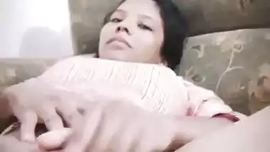 Mallu girl nude video captured on couch